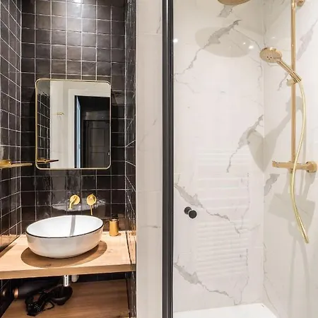 - Chaleureux Et Moderne Dans Le Coeur Historique De Daire Rennes